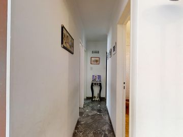 Departamento 4 Amb Al Frente con Balcon, Cochera y Baulera