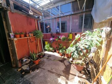 Casa en venta de 10 dorm. - Ideal para bodega o taller