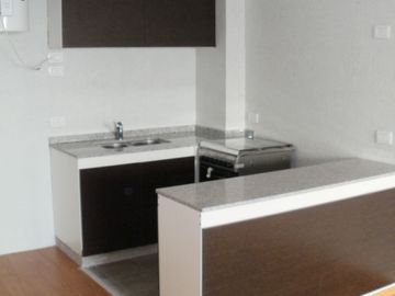 Excelente semipiso de 3 amb. con cochera
