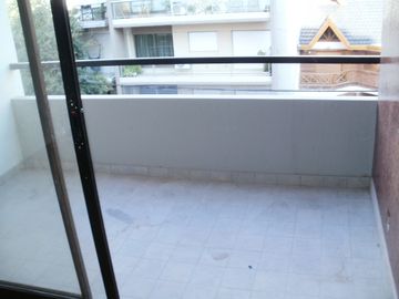 Excelente semipiso de 3 amb. con cochera