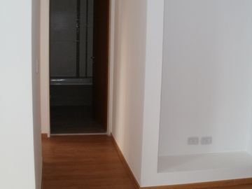 Excelente semipiso de 3 amb. con cochera