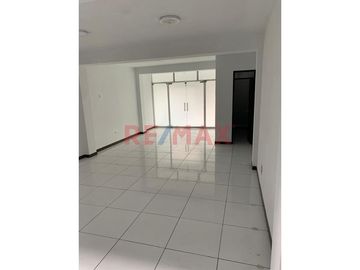 Se Alquila Local Comercial En Av Gerardo Unger Frente A La Uni