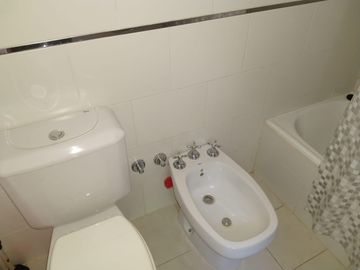 CASA 3 AMBIENTES ( 75 M2 CUB ) 450 M2 TOTALES , A DOS CUADRAS DEL MAR