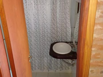 CASA 3 AMBIENTES ( 75 M2 CUB ) 450 M2 TOTALES , A DOS CUADRAS DEL MAR