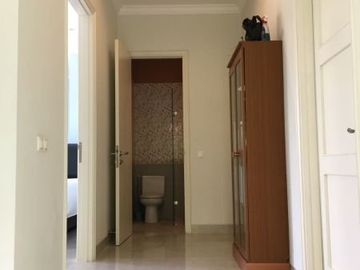 Dijual Rumah Garnet Pondok Hijau Golf, PHG Gading Serpong Tangerang Hoek Semi Furnish Renovasi Bagus