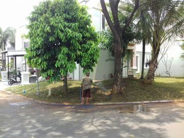 Dijual Rumah Garnet Pondok Hijau Golf, PHG Gading Serpong Tangerang Hoek Semi Furnish Renovasi Bagus