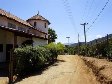 Casa en Venta en Camino Embalse Lliu-Lliu con Angamos. Lliu - Lliu.