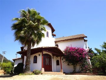 Casa en Venta en Camino Embalse Lliu-Lliu con Angamos. Lliu - Lliu.