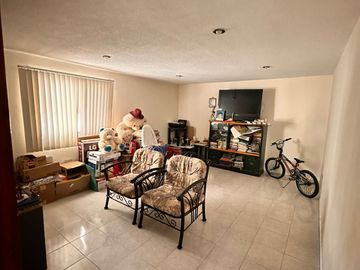 CASA EN ESQUINA CON TERRAZA Y 4 HAB ID 802