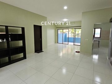 Rumah Eksklusif Cluster Cassia 2 LT JGC 2 AC Backyard Tertutup