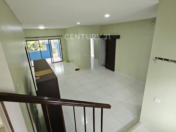 Rumah Eksklusif Cluster Cassia 2 LT JGC 2 AC Backyard Tertutup