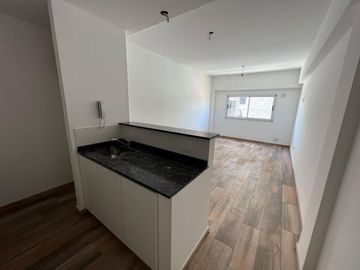 VENTA DE EXCELENTE DEPARTAMENTO MONOAMBIENTE EN PLENO CENTRO DE MONTE GRANDE