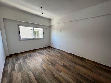 VENTA DE EXCELENTE DEPARTAMENTO MONOAMBIENTE EN PLENO CENTRO DE MONTE GRANDE