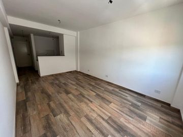 VENTA DE EXCELENTE DEPARTAMENTO MONOAMBIENTE EN PLENO CENTRO DE MONTE GRANDE