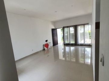 DISEWAKAN RUMAH 2LT SIAP HUNI DLM CLUSTER DI CINERE RAYA