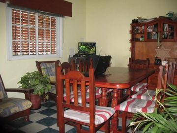 EXCELENTE CASA 5 AMBIENTES