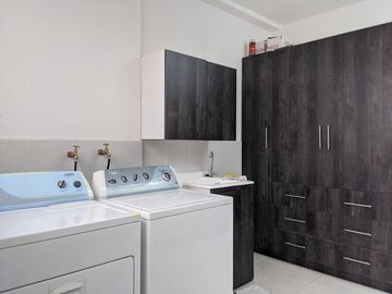 Venta hermosa casa 3 dormitorios, Urbanización Privada, Nayón