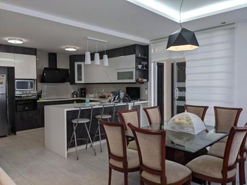 Venta hermosa casa 3 dormitorios, Urbanización Privada, Nayón