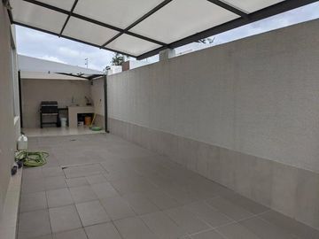 Venta hermosa casa 3 dormitorios, Urbanización Privada, Nayón
