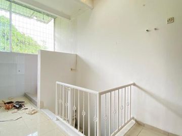 Rumah Elegan di Komplek Elite Cinere Layout Luas Lingkungan Nyaman