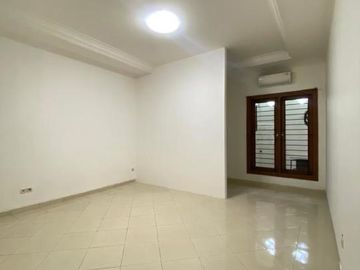 Rumah Elegan di Komplek Elite Cinere Layout Luas Lingkungan Nyaman