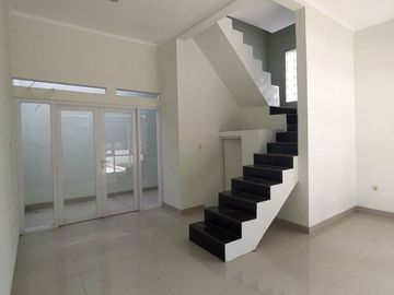 DIJUAL: RUMAH CINUNUK CILEUNYI 2 LANTAI DEKAT PINTU TOL