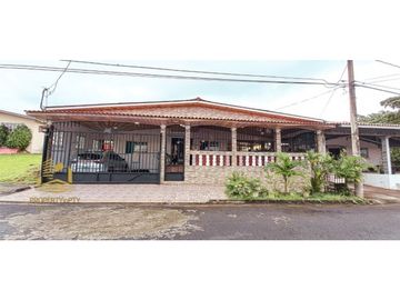 Venta de casa en Villas de Alameda