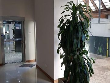 Departamento piso 4 ambientes con cochera doble en Bernal Centro