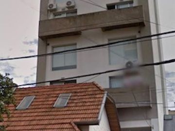 Departamento piso 4 ambientes con cochera doble en Bernal Centro
