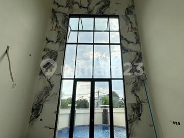 Rumah Mewah 2 Lantai dengan Private Pool di Lebak Bulus