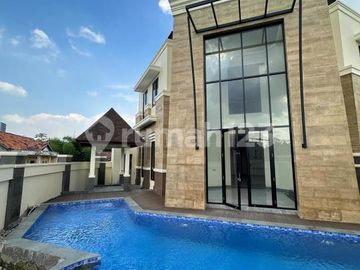 Rumah Mewah 2 Lantai dengan Private Pool di Lebak Bulus