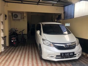 Rumah minimalis dan terawat nyaman di kiaracondong sukapura