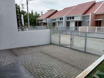 Hanya 2 Unit Rumah Readystok 2LT Mainroad Cisaranten Arcamanik Bagus utk Investasi