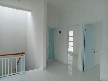 Hanya 2 Unit Rumah Readystok 2LT Mainroad Cisaranten Arcamanik Bagus utk Investasi