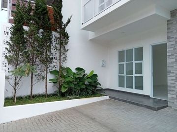 Hanya 2 Unit Rumah Readystok 2LT Mainroad Cisaranten Arcamanik Bagus utk Investasi