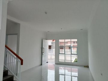 Hanya 2 Unit Rumah Readystok 2LT Mainroad Cisaranten Arcamanik Bagus utk Investasi