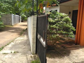 Rumah siap huni asri dan nyaman di BSD Tang Sel 1,5 M