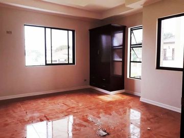 5Bedroom 2-Storey Brandnew House & Lot for SALE in Angeles C