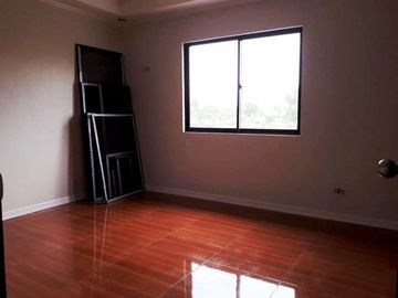 5Bedroom 2-Storey Brandnew House & Lot for SALE in Angeles C