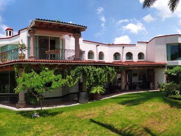 Casa en Fraccionamiento en Lomas de Vista Hermosa, Cuernavaca, Morelos CAEN-789-