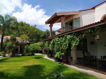 Casa en Fraccionamiento en Lomas de Vista Hermosa, Cuernavaca, Morelos CAEN-789-