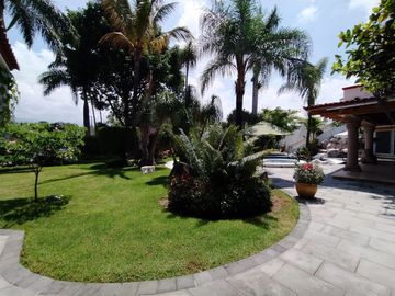 Casa en Fraccionamiento en Lomas de Vista Hermosa, Cuernavaca, Morelos CAEN-789-