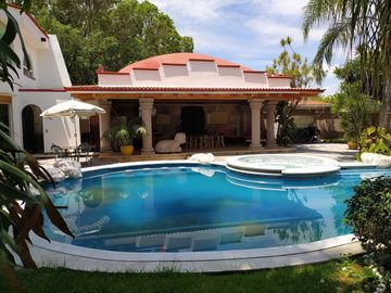 Casa en Fraccionamiento en Lomas de Vista Hermosa, Cuernavaca, Morelos CAEN-789-