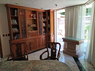Casa en Fraccionamiento en Lomas de Vista Hermosa, Cuernavaca, Morelos CAEN-789-