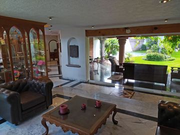Casa en Fraccionamiento en Lomas de Vista Hermosa, Cuernavaca, Morelos CAEN-789-