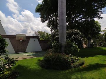 Casa en Fraccionamiento en Lomas de Vista Hermosa, Cuernavaca, Morelos CAEN-789-