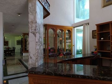 Casa en Fraccionamiento en Lomas de Vista Hermosa, Cuernavaca, Morelos CAEN-789-