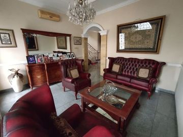 Rumah di Bendungan Hilir, 3Lt, Pool, Furnish, di Pejompongan