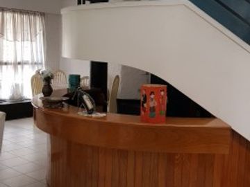 Venta casa Avda. Pellegrini/Necochea, magnÃ­fica propiedad estilo mediterrÃ¡neo, pileta, parque, jacuzzi.