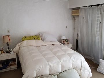 Venta casa Avda. Pellegrini/Necochea, magnÃ­fica propiedad estilo mediterrÃ¡neo, pileta, parque, jacuzzi.